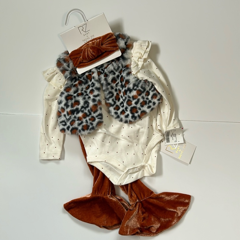 🆕 RZ Baby 4 piece set - Animal Print and Velour Bell Bottoms